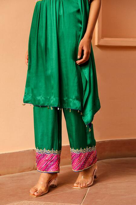 Bhawna Sethi_Green Pure Satin Georgette Embroidered Round Contrast Panel Kaftan With Pant _at_Aza_Fashions