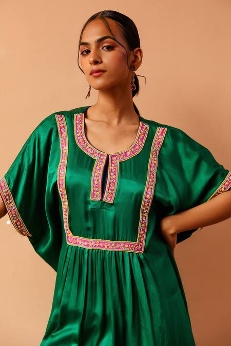 Buy_Bhawna Sethi_Green Pure Satin Georgette Embroidered Round Contrast Panel Kaftan With Pant 