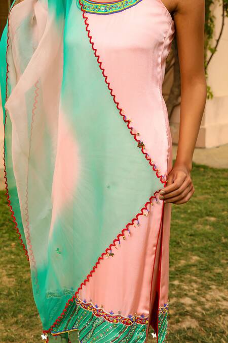 Bhawna Sethi Pink Satin, Organza, Crepe, Georgette Embroidery, Blush Hand Hem Kurta Set Online at Aza Fashions Bhawna Sethi_Pink Satin, Organza, Crepe, Georgette Embroidery, Blush Hand Hem Kurta Set _Online_at_Aza_Fashions