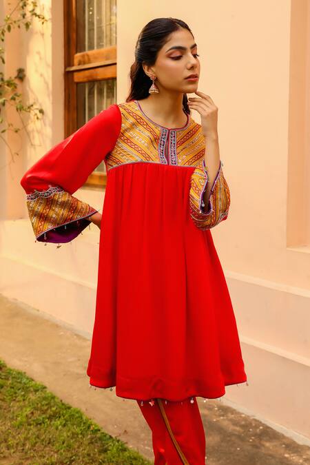 Shop Bhawna Sethi Red Satin, Organza Beads, Zari Round Neck Scarlet Embroidered Yoke Kurta Set Shop_Bhawna Sethi_Red Satin, Organza Beads, Zari Round Neck Scarlet Embroidered Yoke Kurta Set