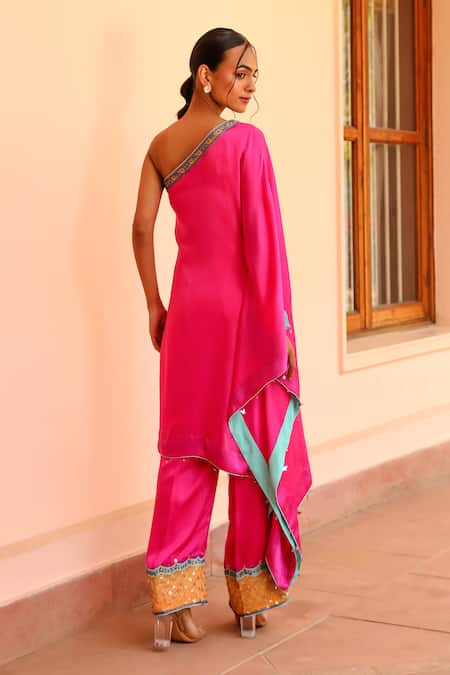 Bhawna Sethi Bubblegum Asymmetric Sleeve Kaftan With Pant 