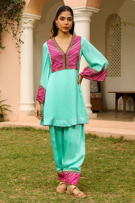 Bhawna Sethi Green Satin, Organza Beads, Zari, Embroidery V-neck Tiffany Yoke Kurta Set Online at Aza Fashions Bhawna Sethi_Green Satin, Organza Beads, Zari, Embroidery V-neck Tiffany Yoke Kurta Set _Online_at_Aza_Fashions