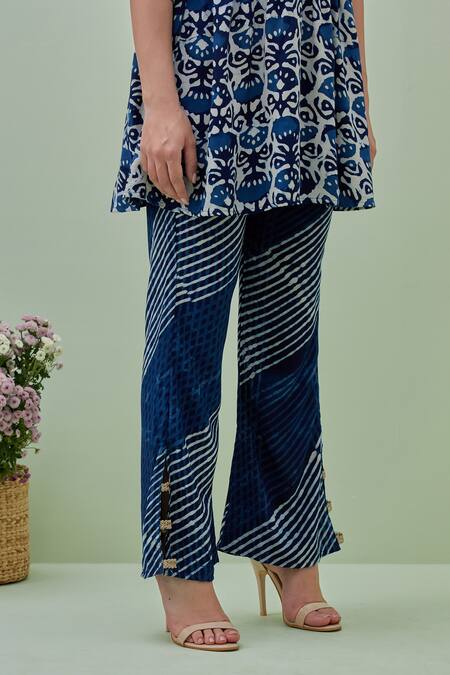 Grass & Sunshine Blue Viscose Lace V-neck Easy Breezy Batik Print Kurta And Pant Set at Aza Fashions Grass & Sunshine_Blue Viscose Lace V-neck Easy Breezy Batik Print Kurta And Pant Set _at_Aza_Fashions