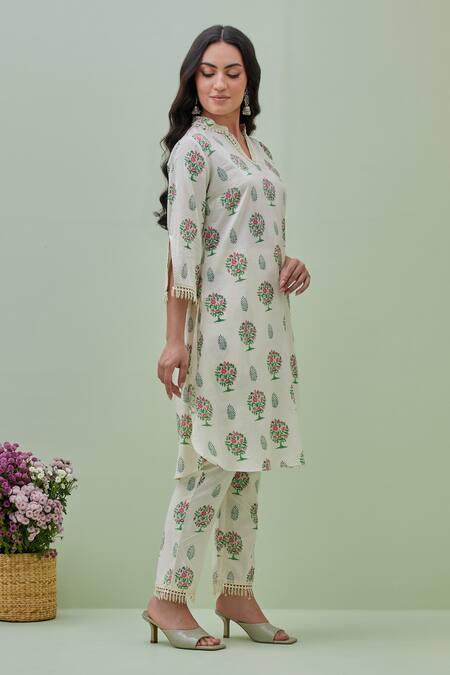 Buy_Grass & Sunshine_Off White Modal Embroidery Collared Floral Print Kurta And Pant Set 