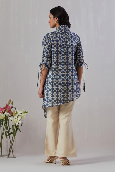 Shop_Grass & Sunshine_Blue Chanderi Shawl Neck Tie-dye Print Asymmetric Kurta And Pant Set _at_Aza_Fashions