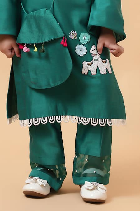House Of Tushaom_Green Chanderi Embroidered Sequin Floral Kurta With Pant_Online_at_Aza_Fashions