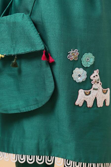 House Of Tushaom_Green Chanderi Embroidered Sequin Floral Kurta With Pant_at_Aza_Fashions