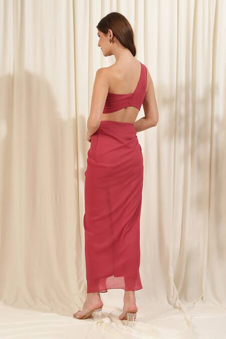 Shop_Rirasa_Coral Chiffon One Shoulder Solid Asymmetric Cape Draped Skirt Set 