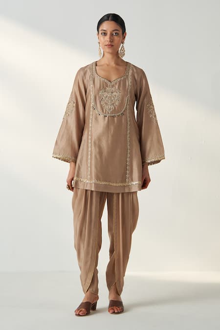 Studio Bagechaa Brown Chanderi Lining Shantoon Pihu Damask Dori Short Kurta With Tulip Pant 