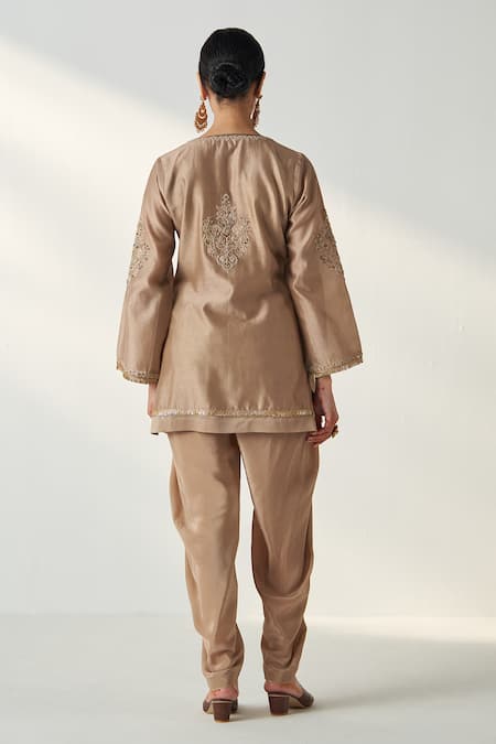 Shop Studio Bagechaa Brown Chanderi, Linen Sequins, Pihu Damask Dori Short Kurta With Tulip Pant at Aza Fashions Shop_Studio Bagechaa_Brown Chanderi, Linen Sequins, Pihu Damask Dori Short Kurta With Tulip Pant _at_Aza_Fashions