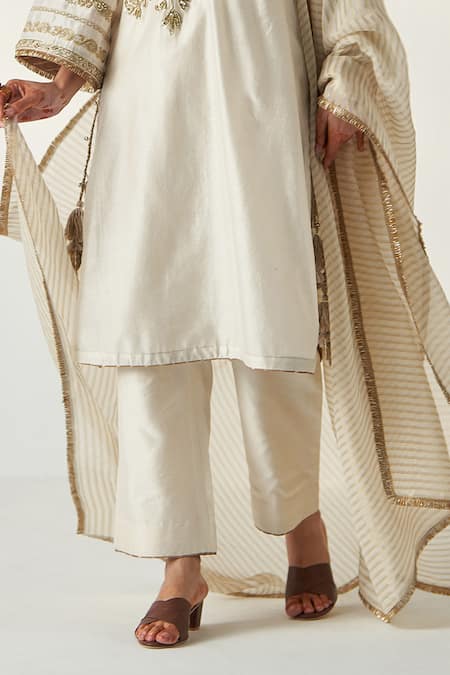 Studio Bagechaa_Ivory Chanderi, Cotton Sequins, Embroidery V-neck Roop Gul Dori Kurta Pant Set _Online_at_Aza_Fashions