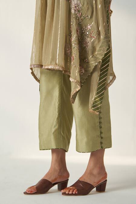 Studio Bagechaa Green Georgette, Chanderi, Cotton Embroidery V-neck Rabhya Florence Kaftan Set at Aza Fashions Studio Bagechaa_Green Georgette, Chanderi, Cotton Embroidery V-neck Rabhya Florence Kaftan Set _at_Aza_Fashions
