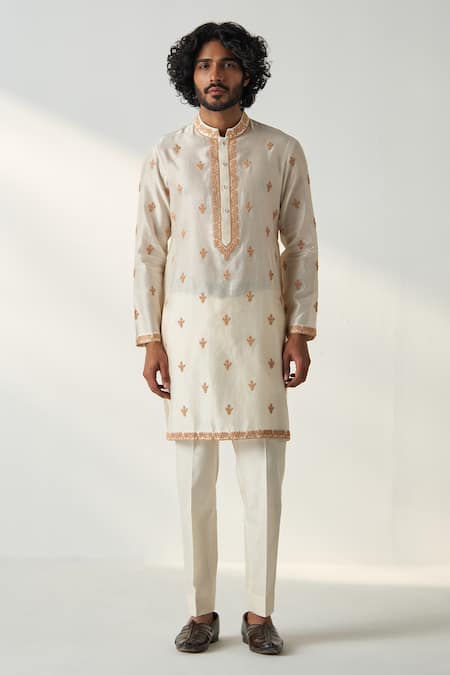 Studio Bagechaa_Ivory Chanderi Silk Embroidery Khush Dori Kurta Set With Stole _at_Aza_Fashions