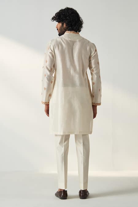 Studio Bagechaa Khush Dori Embroidered Kurta Set With Stole 