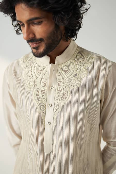 Studio Bagechaa_Ivory Chanderi Silk Piping Ajal Pintuck Detailed Kurta With Pant _Online_at_Aza_Fashions