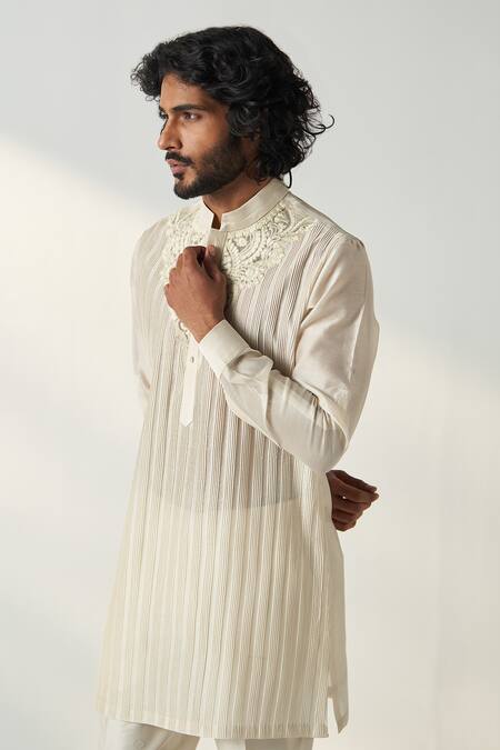 Buy_Studio Bagechaa_Ivory Chanderi Silk Piping Ajal Pintuck Detailed Kurta With Pant _Online_at_Aza_Fashions