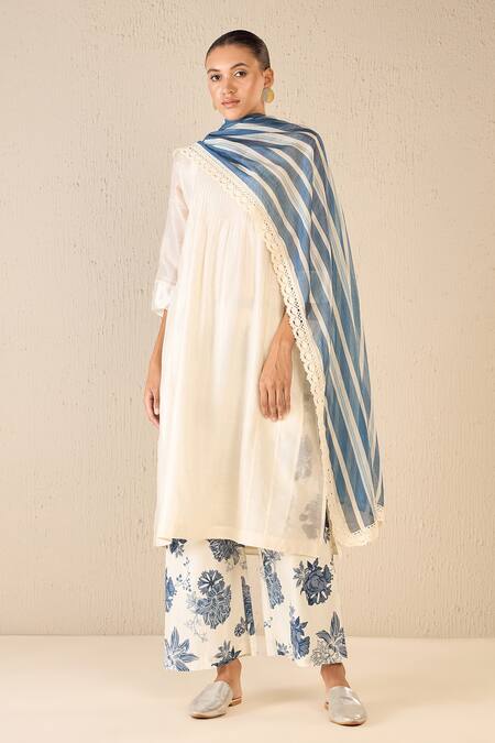 Buy Shivani Bhargava Ivory Chanderi Plain Notched Pintuck Choga Buy_Shivani Bhargava_Ivory Chanderi Plain Notched Pintuck Choga