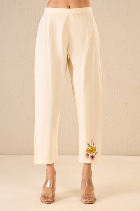 Shivani Bhargava Ivory Chanderi Applique Embroidered Floral Round Petal Patch Kurta at Aza Fashions Shivani Bhargava_Ivory Chanderi Applique Embroidered Floral Round Petal Patch Kurta _at_Aza_Fashions