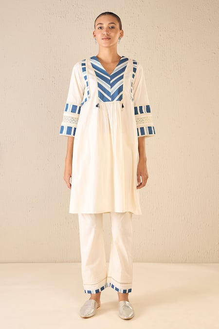 Shivani Bhargava_Blue Cotton Lace V-neck Meadow Striped Print Yoke Kurta With Pant _Online_at_Aza_Fashions