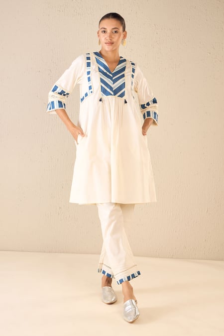 Shivani Bhargava_Blue Cotton Lace V-neck Meadow Striped Print Yoke Kurta With Pant _at_Aza_Fashions