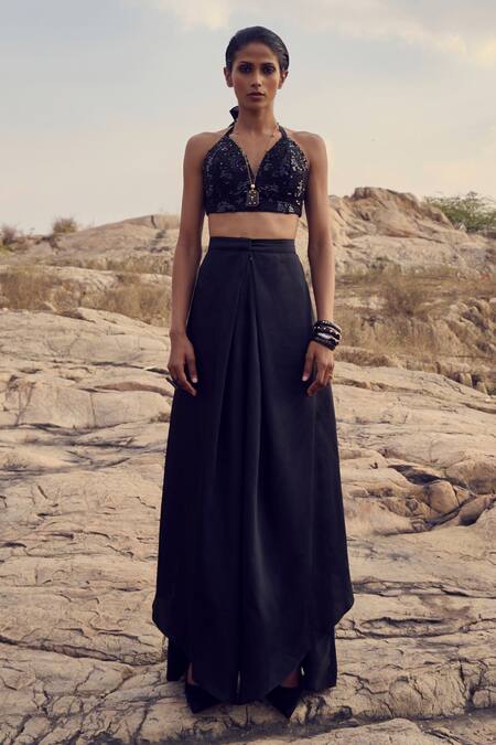 Ritika Arya Jain Black Silk, Tweed Sequins Open Neck, Embellished Long Trench Jacket Skirt Set Online at Aza Fashions Ritika Arya Jain_Black Silk, Tweed Sequins Open Neck, Embellished Long Trench Jacket Skirt Set _Online_at_Aza_Fashions