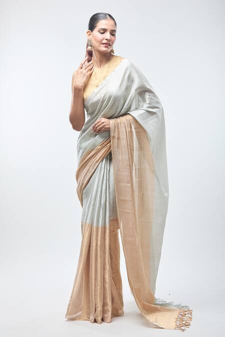 Sheela Suthar_Gold Handloom Cotton Light Suvarna Saree With Running Blouse _Online_at_Aza_Fashions