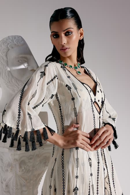 Shop_Preevin_White Cotton Tassels V-, Sweetheart Bloom Star Thread And Mirror Work Set _Online_at_Aza_Fashions