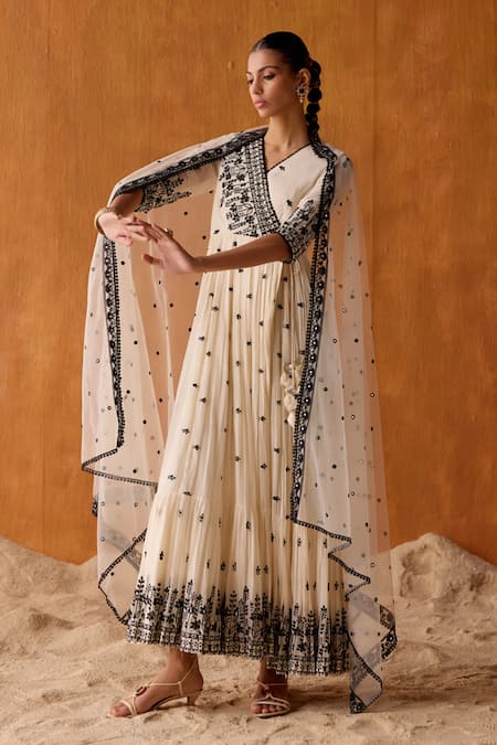 Preevin Black Cotton, Tulle, Net Stellar Flora Thread And Work Angarkha Anarkali Set Online at Aza Fashions Preevin_Black Cotton, Tulle, Net Stellar Flora Thread And Work Angarkha Anarkali Set _Online_at_Aza_Fashions