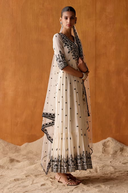 Buy Preevin Black Cotton, Tulle, Net Stellar Flora Thread And Work Angarkha Anarkali Set Online at Aza Fashions Buy_Preevin_Black Cotton, Tulle, Net Stellar Flora Thread And Work Angarkha Anarkali Set _Online_at_Aza_Fashions