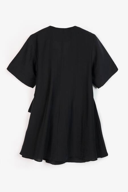 Buy Perona Black Cotton Solid V Neck Clara Tie-up Waist Dress Online at Aza Fashions Buy_Perona_Black Cotton Solid V Neck Clara Tie-up Waist Dress _Online_at_Aza_Fashions