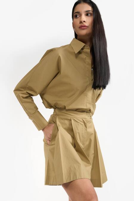 Shop Perona Green Cotton Plain Kimiko Box Pleated Shorts Online at Aza Fashions Shop_Perona_Green Cotton Plain Kimiko Box Pleated Shorts _Online_at_Aza_Fashions