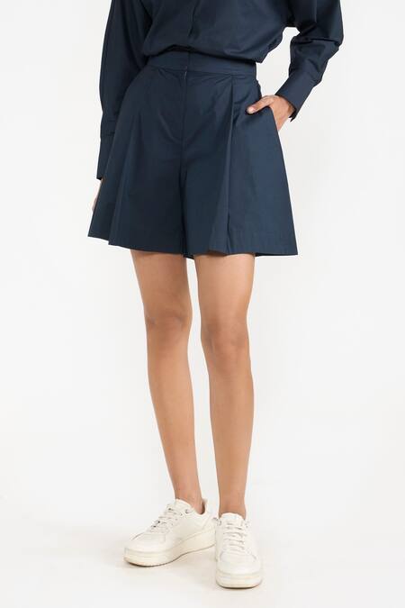 Buy Perona Blue Cotton Plain Kimiko Box Pleated Shorts Online at Aza Fashions Buy_Perona_Blue Cotton Plain Kimiko Box Pleated Shorts _Online_at_Aza_Fashions
