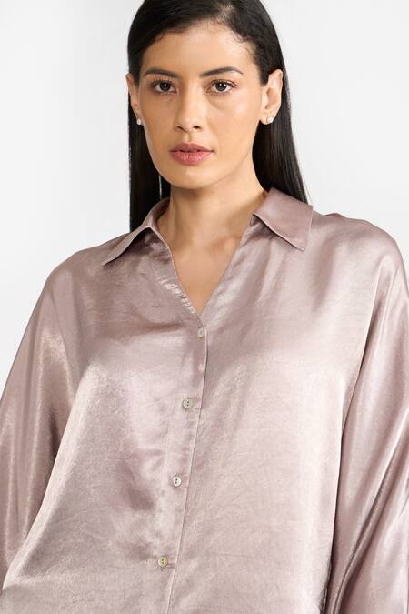 Perona Pink Satin Plain Collared Neck Moana Asymmetric Hem Shirt at Aza Fashions Perona_Pink Satin Plain Collared Neck Moana Asymmetric Hem Shirt _at_Aza_Fashions