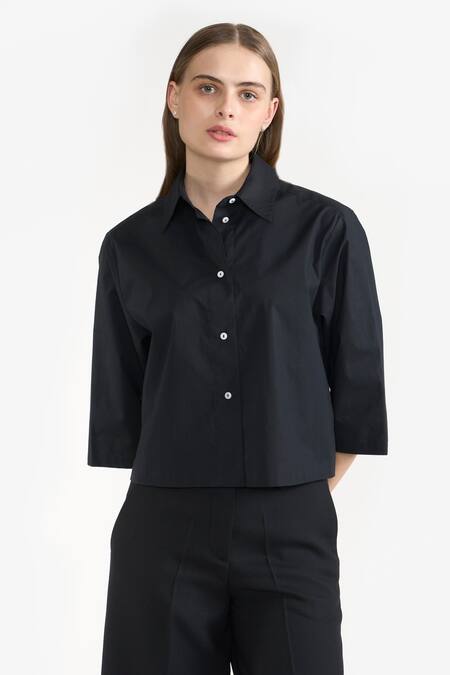 Perona_Black Cotton Plain Collared Neck Penny Cropped Shirt _Online_at_Aza_Fashions