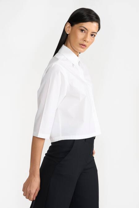 Perona White Cotton Plain Collared Neck Penny Cropped Shirt at Aza Fashions Perona_White Cotton Plain Collared Neck Penny Cropped Shirt _at_Aza_Fashions