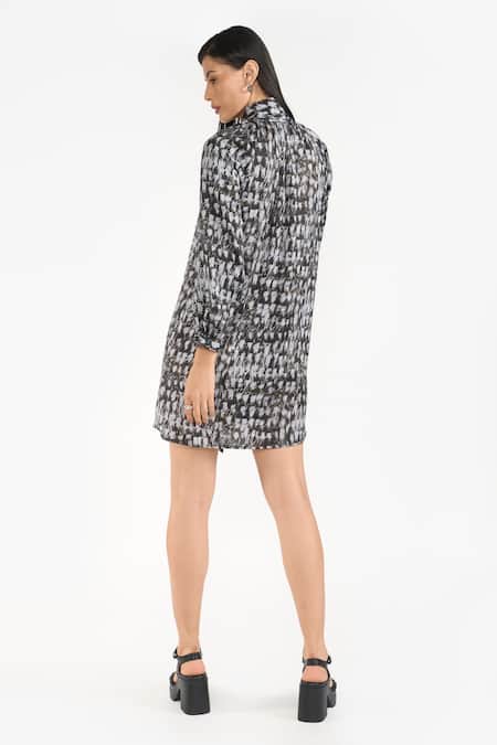Shop Perona Black Cotton Print Abstract Collared Neck Smara Dress at Aza Fashions Shop_Perona_Black Cotton Print Abstract Collared Neck Smara Dress _at_Aza_Fashions