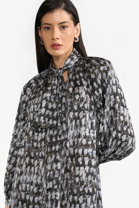 Perona Black Cotton Print Abstract Collared Neck Smara Dress at Aza Fashions Perona_Black Cotton Print Abstract Collared Neck Smara Dress _at_Aza_Fashions