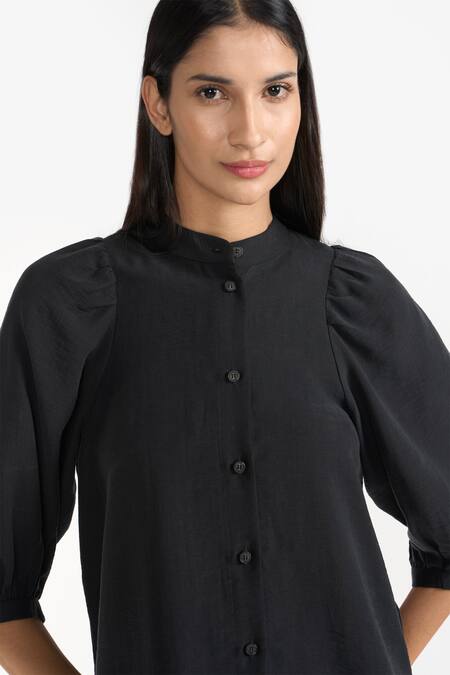 Shop Perona Black Cotton Plain Collared Neck Veronica Puff Sleeve Shirt Shop_Perona_Black Cotton Plain Collared Neck Veronica Puff Sleeve Shirt