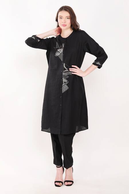Linen Bloom Black Linen Sequins Round Neck Placement Embroidered Tunic Online at Aza Fashions Linen Bloom_Black Linen Sequins Round Neck Placement Embroidered Tunic _Online_at_Aza_Fashions