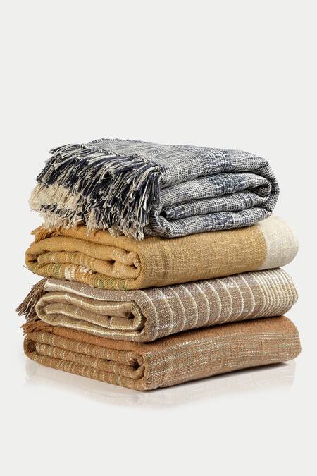 Design Gaatha Brown 100% Cotton Tie And Dye Handwoven Bed Cover at Aza Fashions Design Gaatha_Brown 100% Cotton Tie And Dye Handwoven Bed Cover_at_Aza_Fashions