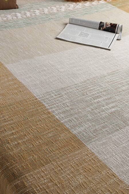 Design Gaatha Cream 100% Cotton Print Handwoven Color Block Bed Cover Online at Aza Fashions Design Gaatha_Cream 100% Cotton Print Handwoven Color Block Bed Cover_Online_at_Aza_Fashions