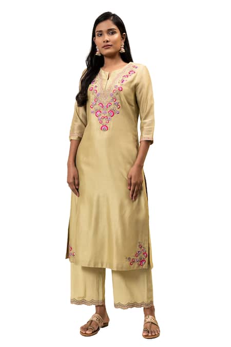 Suvastram_Green Chanderi Silk, Cotton Embroidery Split V-neck Floral Kurta With Palazzo _at_Aza_Fashions