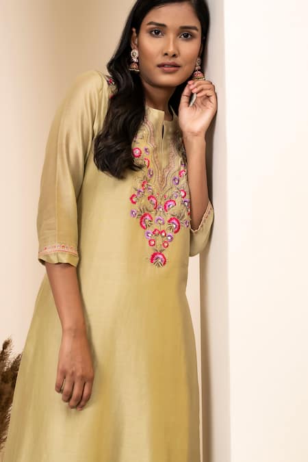 Buy_Suvastram_Green Chanderi Silk, Cotton Embroidery Split V-neck Floral Kurta With Palazzo 
