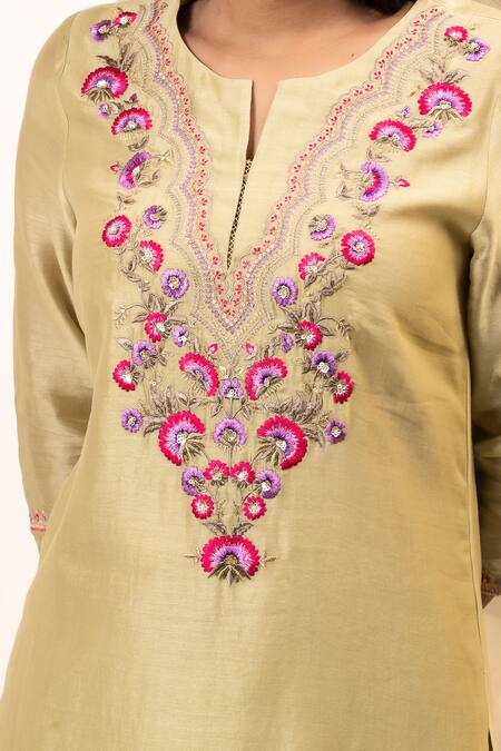 Shop_Suvastram_Green Chanderi Silk, Cotton Embroidery Split V-neck Floral Kurta With Palazzo 