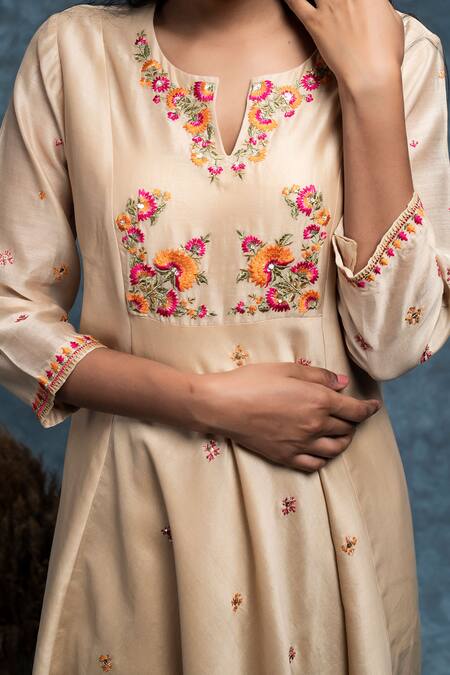 Shop Suvastram Beige Chanderi Silk, Cotton Embroidery Ditsy Centre Panelled Kurta With Palazzo Shop_Suvastram_Beige Chanderi Silk, Cotton Embroidery Ditsy Centre Panelled Kurta With Palazzo