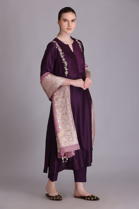 Suvastram Flower Embroidered Kurta Pant Set 