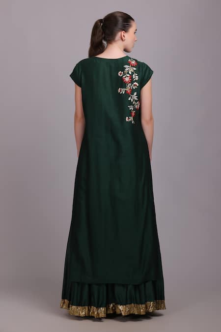 Suvastram Placed Embroidered Kurta Skirt Set 