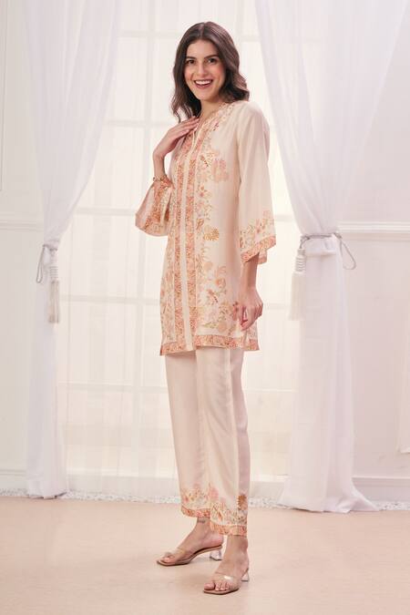 Buy Taroob Cream Silk, Linen Embroidery Split V-neck Floral Hand Kurta And Pant Set Buy_Taroob_Cream Silk, Linen Embroidery Split V-neck Floral Hand Kurta And Pant Set