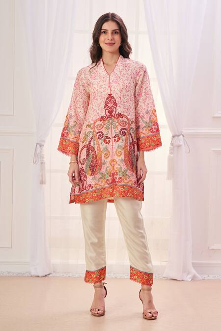 Shop Taroob Cream Silk, Linen V-neck Paisley Print Kurta And Pant Set Online at Aza Fashions Shop_Taroob_Cream Silk, Linen V-neck Paisley Print Kurta And Pant Set _Online_at_Aza_Fashions