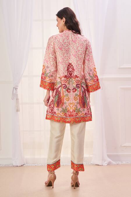 Shop Taroob Cream Silk, Linen V-neck Paisley Print Kurta And Pant Set at Aza Fashions Shop_Taroob_Cream Silk, Linen V-neck Paisley Print Kurta And Pant Set _at_Aza_Fashions